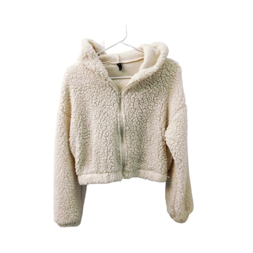 Women’s cream colored shirpa crop top sweater